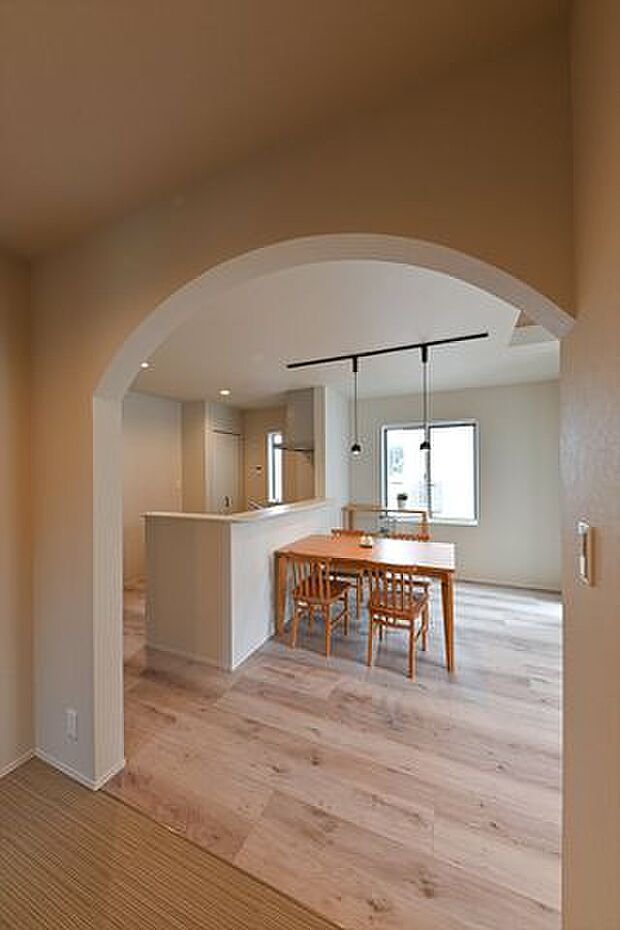 3号棟/マルチルームからのリビング お子様も安心して遊べます