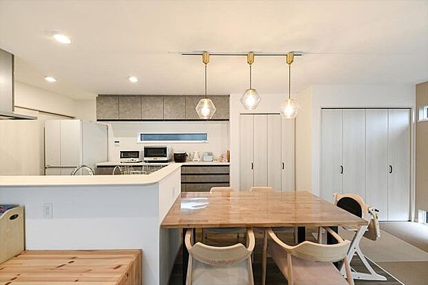 【建築例】建物は狭山不動産SAN+(サンプラス)高性能ZEH住宅(太陽光設置プラン案)の本体面積28.5~30坪迄目安、1800万円(税込)で建築可能。長期優良住宅認定、耐震等級3の家。