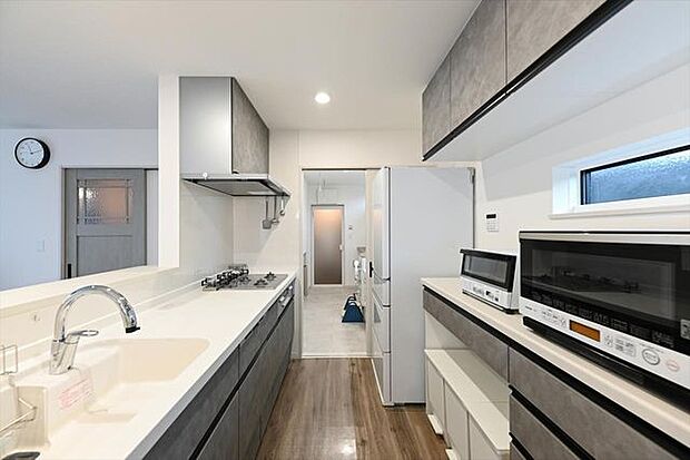 【建築例】建物は狭山不動産SAN+(サンプラス)高性能ZEH住宅(太陽光設置プラン案)の本体面積28.5~30坪迄目安、1800万円(税込)で建築可能。長期優良住宅認定、耐震等級3の家。