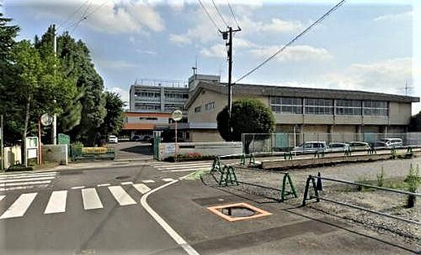 飯能市立双柳小学校 徒歩11分。 840m