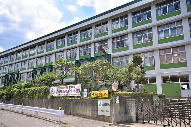 飯能市立加治中学校 徒歩16分。 1240m