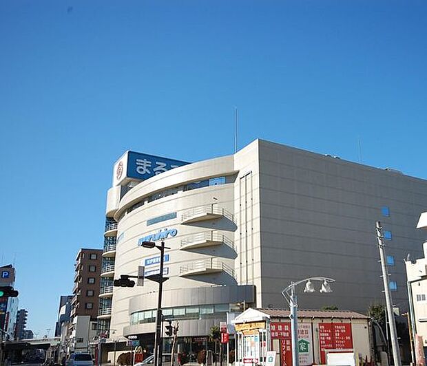 丸広百貨店入間店 徒歩11分。 880m