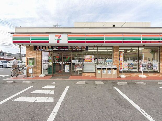 セブンイレブン入間鍵山店 徒歩11分。 830m