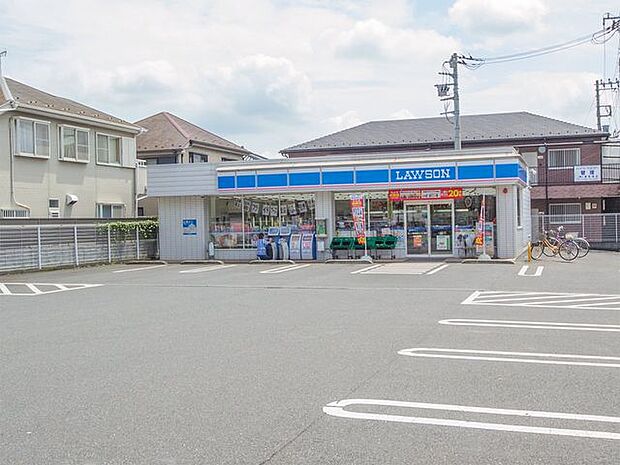 ローソン飯能福祉センター前店 徒歩5分。 350m