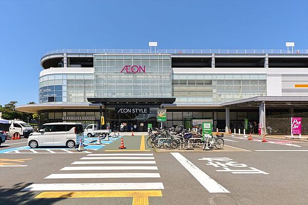 イオンスタイル入間 徒歩10分。 772m