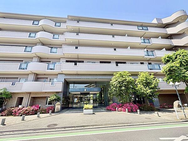 2面バルコニーで風通しの良いお部屋！！
