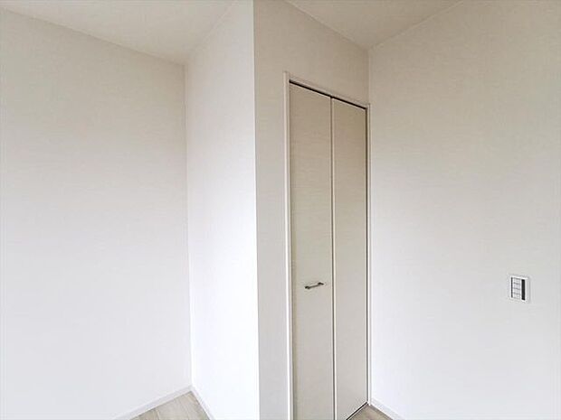 1F　洋室5.2帖収納