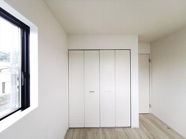 2F　洋室5.2帖収納