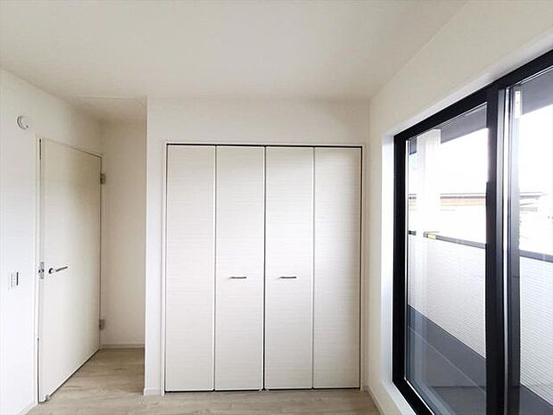 2F　洋室5.2帖収納