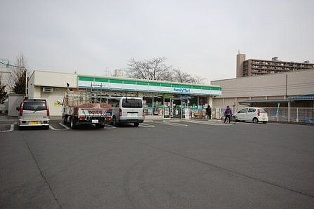 【コンビニエンスストア】ファミリーマート狭山富士見通店まで799ｍ
