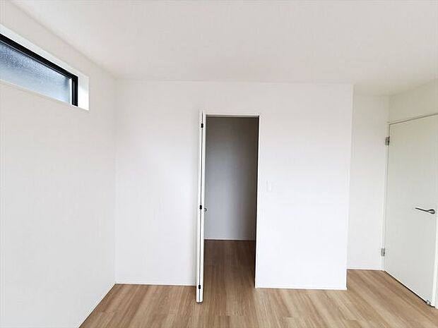 2階洋室7.25帖収納