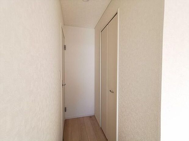 【洋室 7.0帖収納】