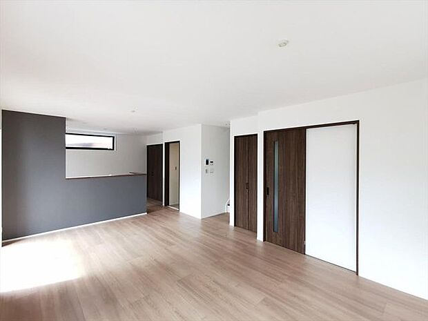 キッチンからは直接洗面室にも出入りできる、家事動線を考えた間取りプランです。共働きで忙しいママパパにも嬉しいですね