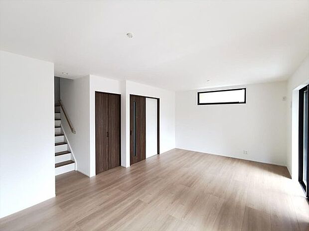 リビングイン階段を採用