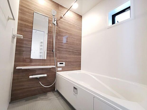 雨の日のお洗濯にも大活躍な浴室乾燥機付き