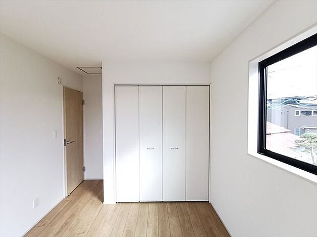 洋室　6.5帖収納