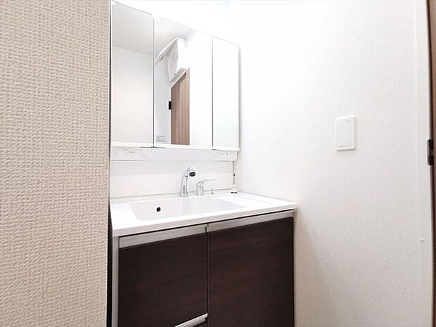 【2号棟　洗面室】