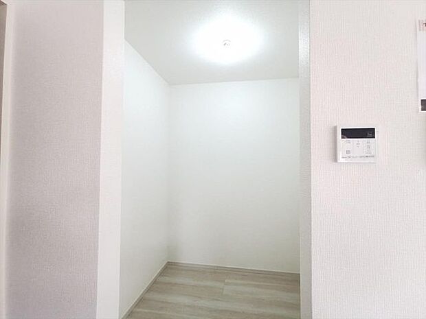 【2号棟 パントリー】