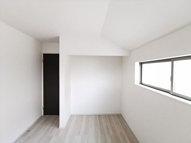 【洋室 5.2帖収納】