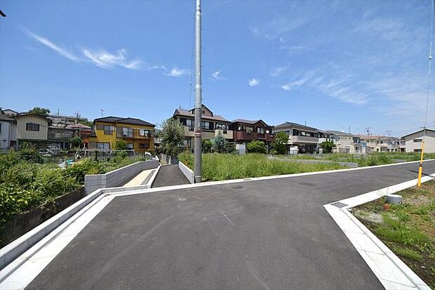 【土地写真】お日様と風をたくさん感じることのできる角地です。ぜひ思い描いたマイホームを実現してください現地(2024年5月)撮影