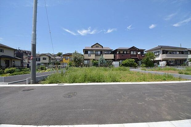 【土地写真】お車の出し入れなど、ぜひ現地にてご確認くださいませ現地(2024年5月)撮影