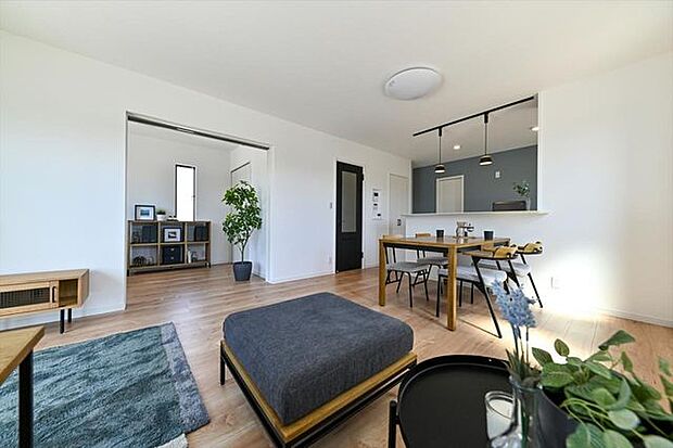 SAN+仕様ZEH基準クリア住宅や耐震等級3の家。シュープのCOCOROPOWERにてZEH住宅となる太陽光発電設置可能の建物価格1800万円(税込)基準面積28.5坪標準、自社設計で自由にお家造り