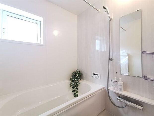 1坪以上広さを設けた浴室でゆっくりバスタイム。