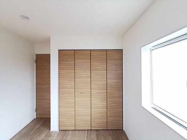 南西側洋室　5.0帖収納