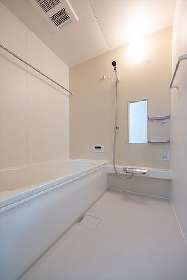 リラックスタイムを演出してくれます…お子様と一緒でも余裕の広さです!