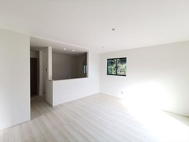 LDk16帖+洋室6帖、間仕切りを開放すれば計22帖のおもてなしスペースとしてもご活用頂けて便利です。