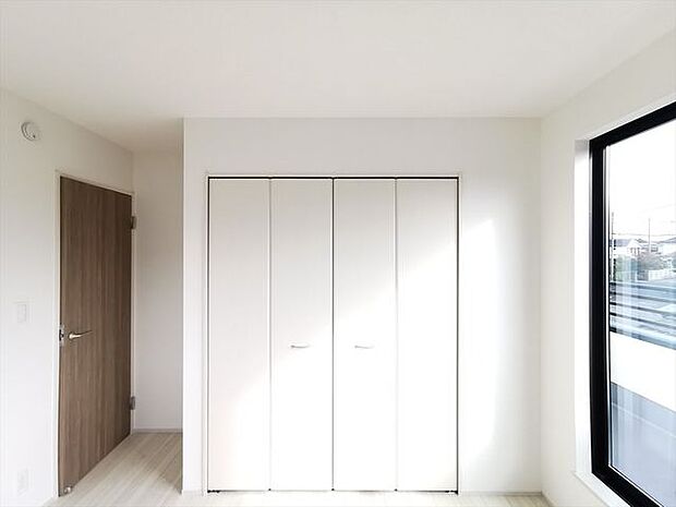 洋室　6.06帖収納