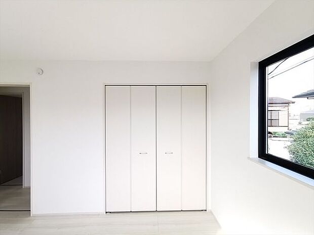 洋室　7.0帖収納