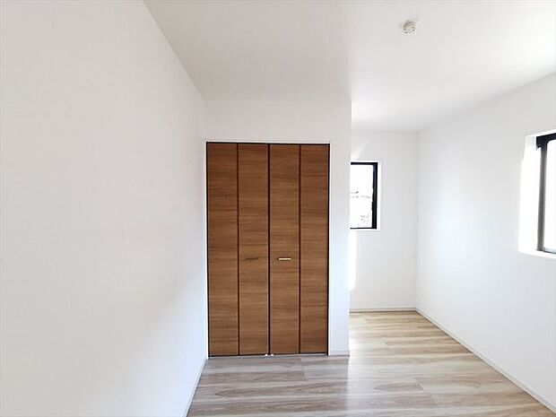 1階洋室 6帖収納