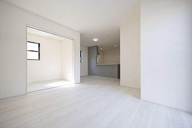 リビングとダイニングで住み分けできる間取です。