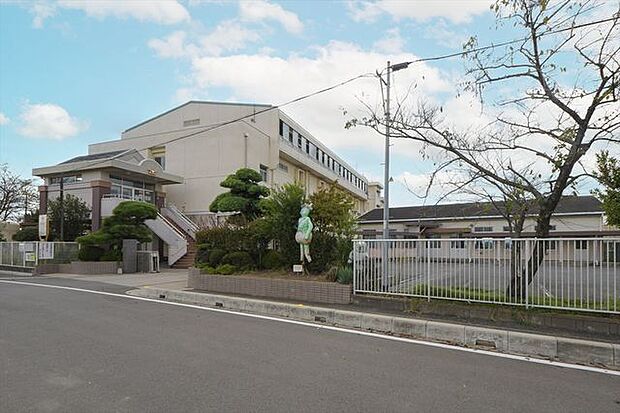 川越市立山田中学校 徒歩12分。 950m