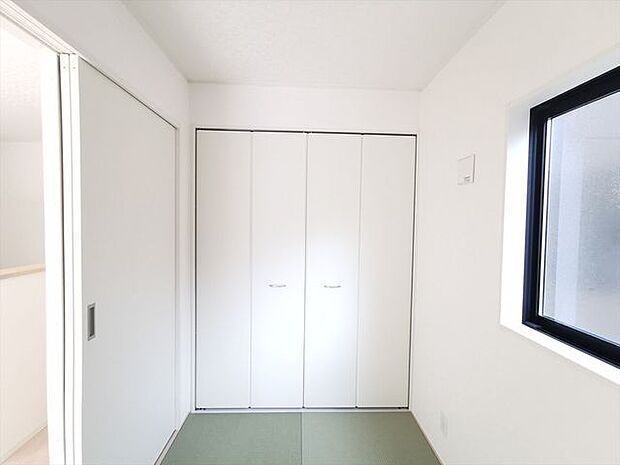 3号棟　洋風和室　3.5帖収納