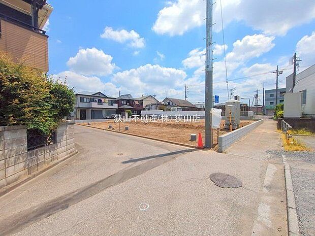 前面道路を含む現地写真土地