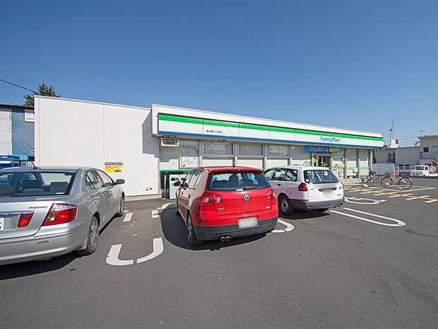 ファミリーマート狭山東三ツ木店 徒歩3分。 190m
