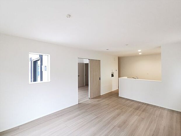 LDK+隣接洋室6.5帖、間仕切りを開放すれば計23帖のおもてなしスペースとしてもご活用頂けて便利です。