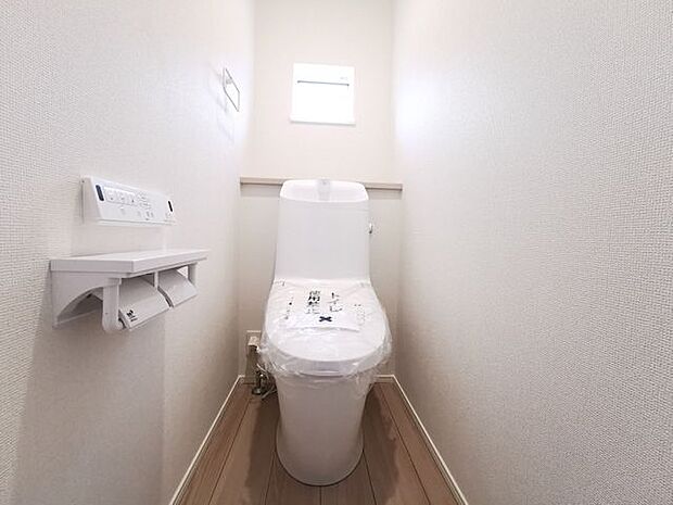 トイレ冬場でもひやっとしない温水洗浄便座を採用