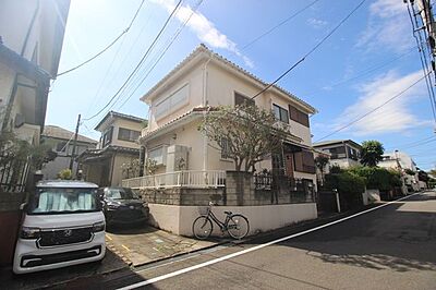 外観:周囲に高い建物が少なく開放感がございます。 外観:周囲に高い建物が少なく開放感がございます。