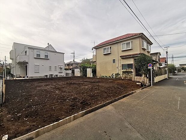 前面道路を含む現地写真