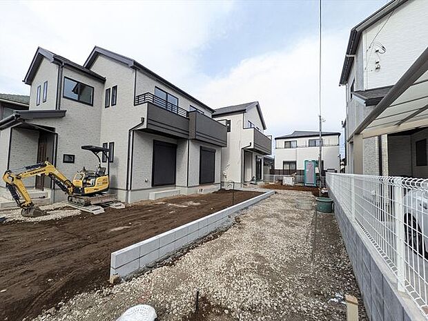 B号棟 外観写真カースペース縦列2台可