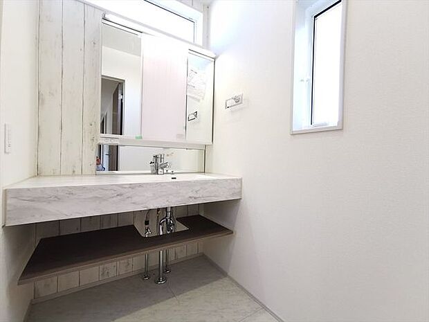 同仕様　洗面室施工例