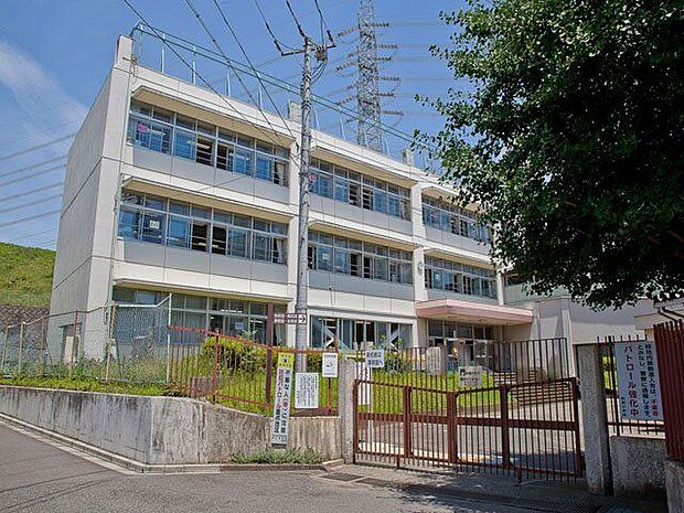 狭山市立柏原小学校 徒歩11分。 880m