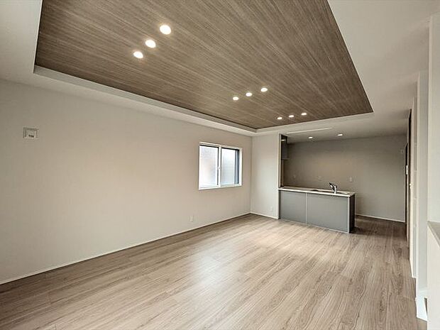 LDK17.18帖ご家族みんながゆったりくつろげる広々リビング。