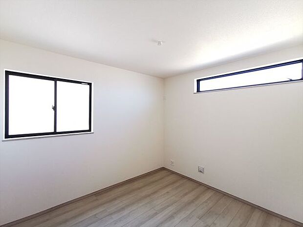 洋室　5.25帖収納