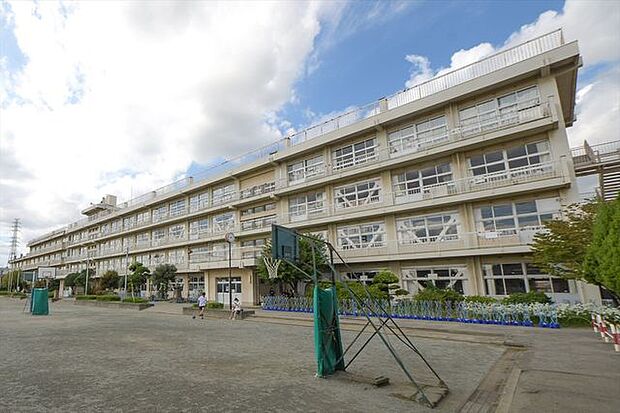 川越市立山田小学校 徒歩8分。 620m