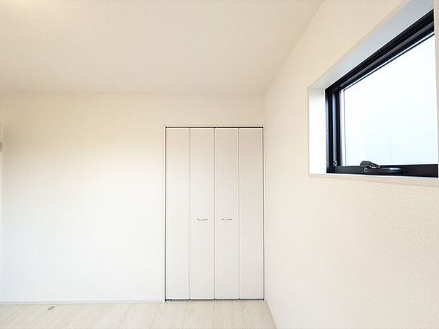 北西洋室 5.2帖収納