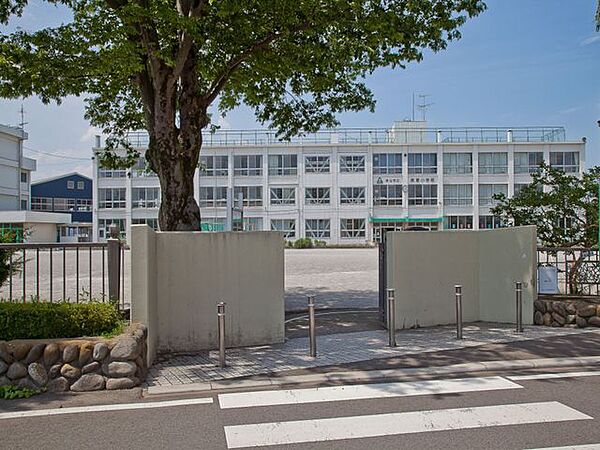 狭山市立奥富小学校 徒歩20分。 1600m